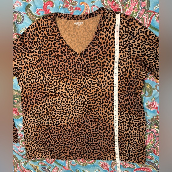LANDS END v neck LEOPARD PRINT long sleeve tee XL TALL like new! - Picture 2 of 4
